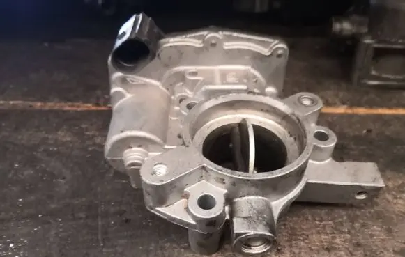 Opel Corsa E Throttle body valve 55581772