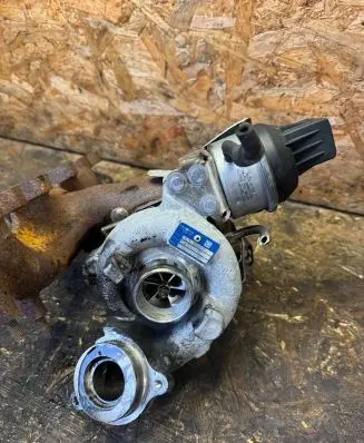 Volkswagen PASSAT B6 Turbo 53039880205 50331656