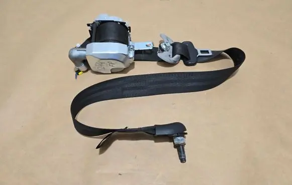 Hyundai i40 Front seatbelt 888203Z000TX