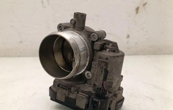 Volkswagen Golf Plus Throttle valve 03C133062D