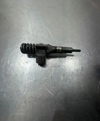 Audi A3 S3 8P Fuel injector 03g130073g