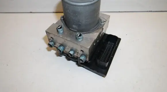 BMW Z4 E89 ABS Pump 6850890