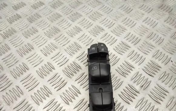 Nissan Juke I F15 Electric window control switch 254011KA0A
