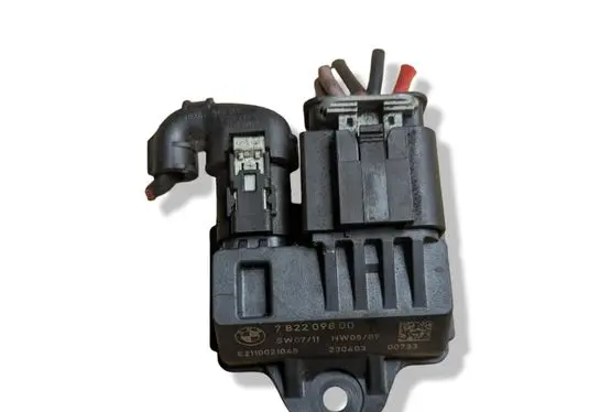 BMW 5 F10 F11 Glow plug pre-heat relay 7822098