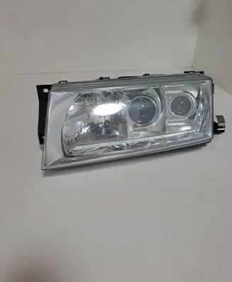 Skoda Octavia Mk1 (1U) Headlight/headlamp 1U1941015M