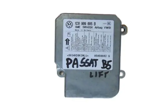 Volkswagen PASSAT B5.5 Airbag control unit/module 1C0909605B