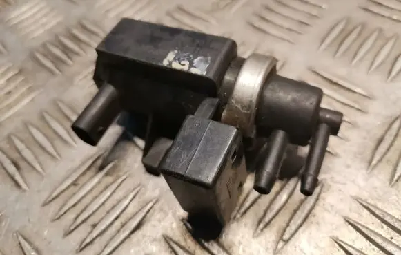 Mercedes-Benz A W169 Turbo solenoid valve 0051535528