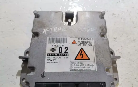 Nissan X-Trail T30 Engine control unit/module 5800295 B371MEQ44B