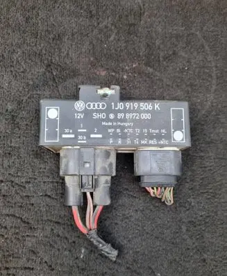 Coolant fan relay