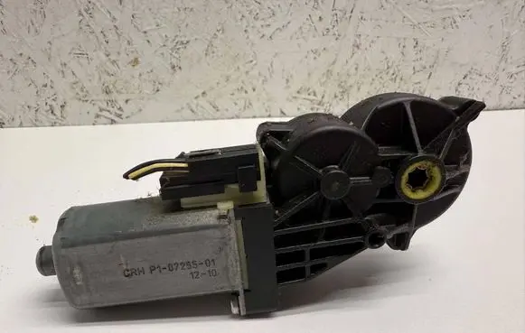 Mercedes-Benz E W212 Seat adjustment motor A2205459628