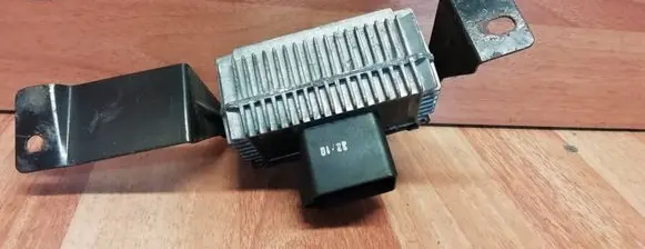 Saab 9-5 Glow plug pre-heat relay 55354141 5340856