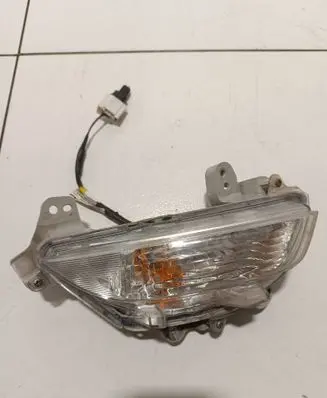 Mazda 3 III Front indicator light B45A51360