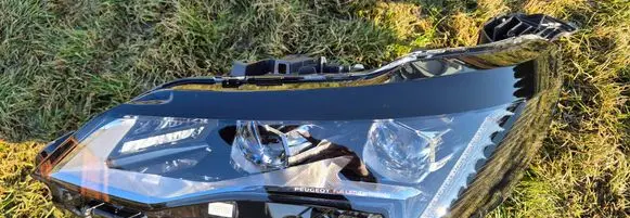 Peugeot 3008 II Headlight/headlamp 1675812480 89915983