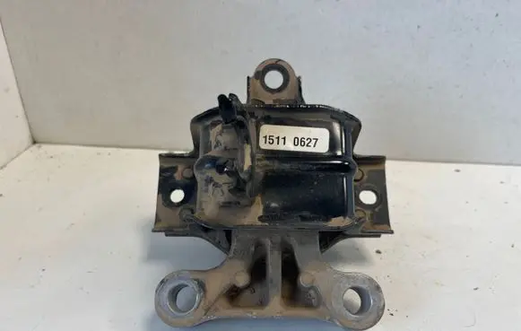 Opel Karl Engine mount bracket 15110627