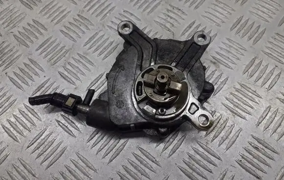 Toyota Corolla Verso E121 Vacuum pump