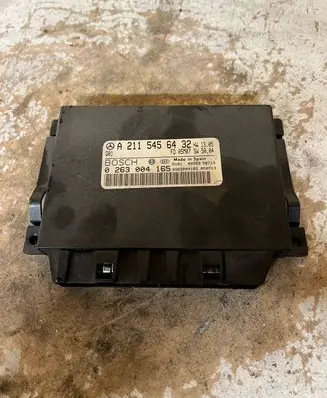 Mercedes-Benz E W211 Parking PDC control unit/module A2115456432 0263004165