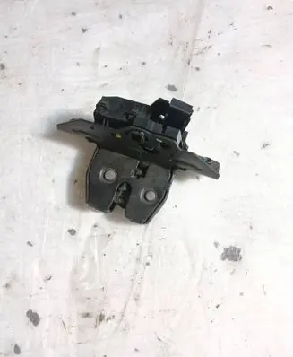 Opel Astra K Tailgate/trunk/boot lock/catch/latch 13509599