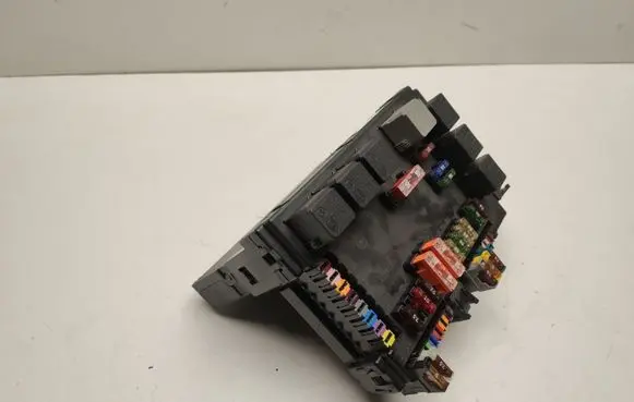 Mercedes-Benz CL C216 Fuse module A2215403550