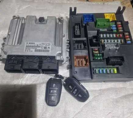 Peugeot 508 Engine ECU kit and lock set 9667187080 9678615580 0281018046
