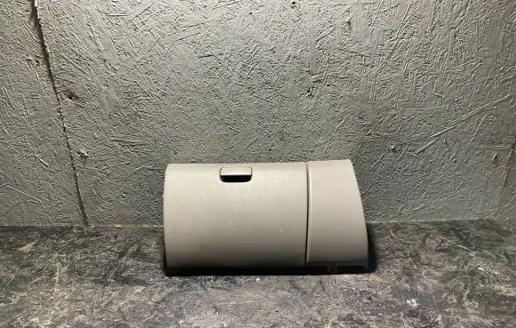 Subaru Forester SF Glove box