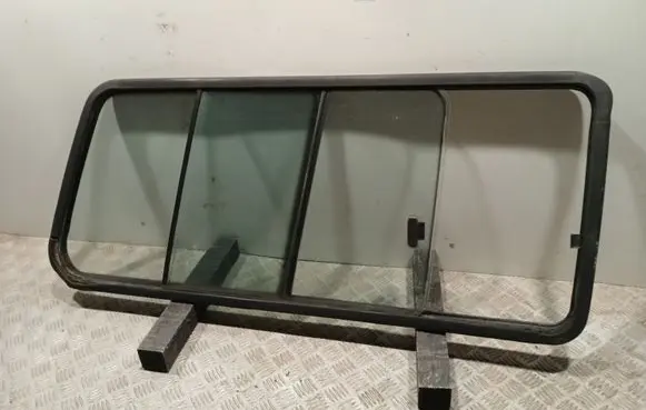 Nissan Patrol 260 Rear side window