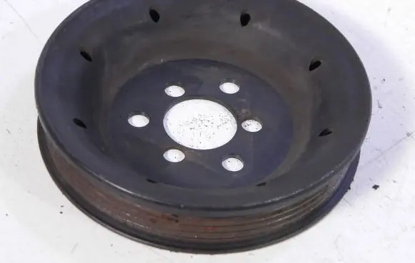 Audi A4 S4 B5 8D Crankshaft pulley 058145255C