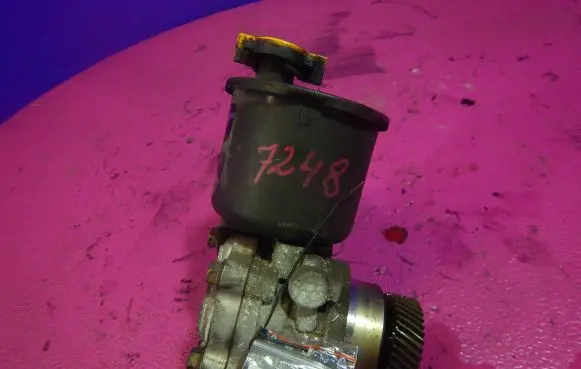 Mazda Premacy Power steering pump