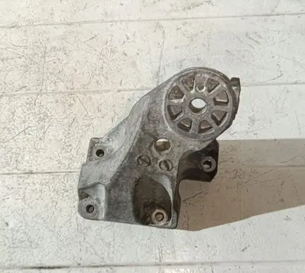 Audi Q7 4L Engine mounting bracket 7L6199308B