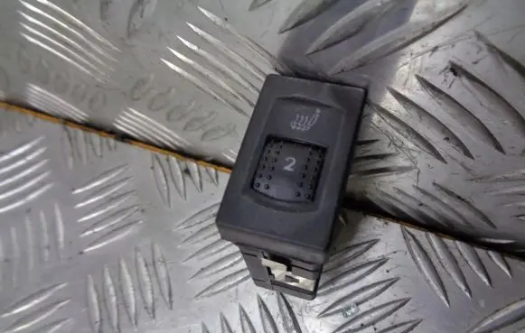 Volkswagen PASSAT B5.5 Seat heating switch 3B0963563C