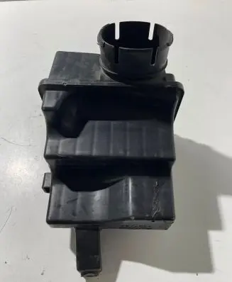 Suzuki Swift I Intake resonator 63JR01