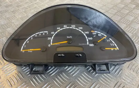 Mercedes-Benz Sprinter W901 W902 W903 W904 Speedometer (instrument cluster) A0014468521 524208 1100089290