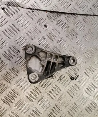 Audi A4 S4 B7 8E 8H Engine mount bracket 8e0199343