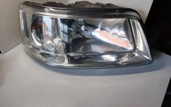 Volkswagen Transporter - Caravelle T5 Headlight/headlamp 7H1941016J 13661367 0301191302