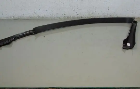 BMW 5 F10 F11 Front door window/glass frame 