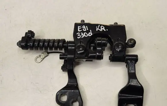 BMW 3 E90 E91 Tailgate/trunk/boot hinge 7119041