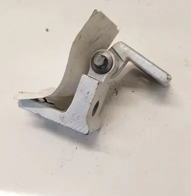 Opel Corsa E Rear door lower hinge