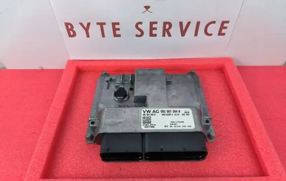 Volkswagen Golf SportWagen Engine control unit/module 05C907394B