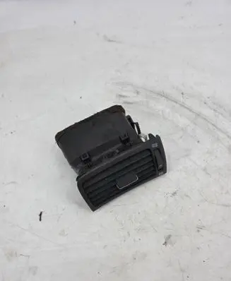 Toyota Avensis T250 Dashboard side air vent grill/cover trim TS0P5