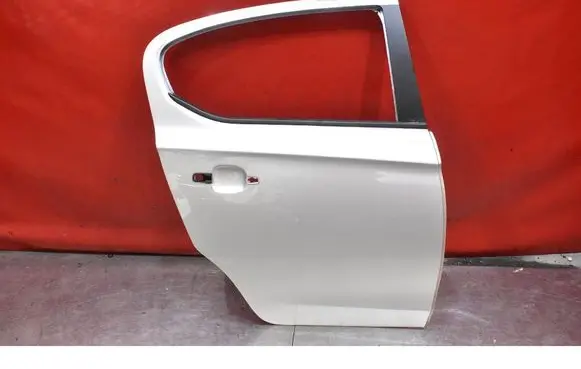 Opel Corsa E Rear door