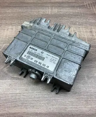 Volkswagen Golf III Engine control unit/module ECU 030906026AB 0261203650