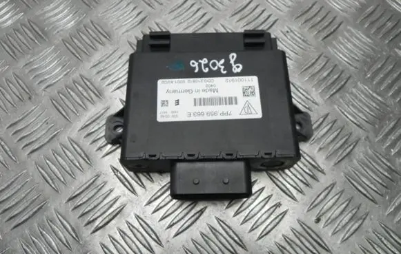 Volkswagen Touareg II Voltage converter/converter module 7PP959663E G3026