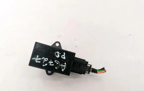 Volkswagen Golf V Other relay 7L0959772