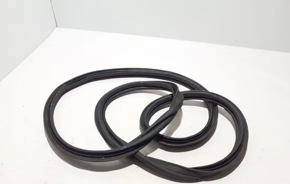 Renault Scenic III - Grand scenic III Trunk rubber seal (body) 908301074R