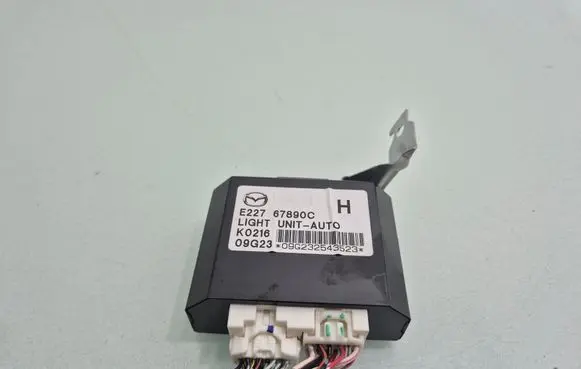 Mazda CX-7 Light module LCM E22767890C