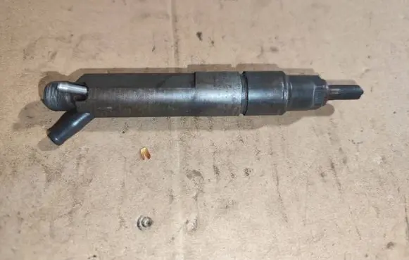 Volkswagen PASSAT B5 Fuel injector 028130201t