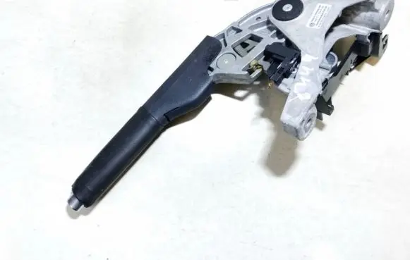 Handbrake/parking brake lever assembly