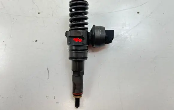 Volkswagen Caddy Fuel injector 038130073AG