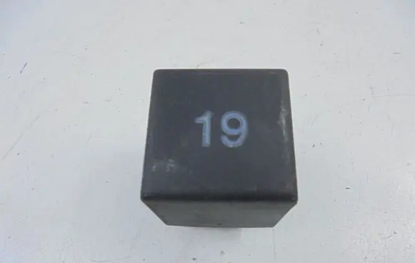 Volkswagen PASSAT B3 Other relay 191955531