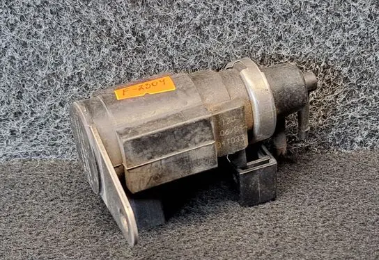 Audi A8 S8 D3 4E Turbo solenoid valve 057906630A