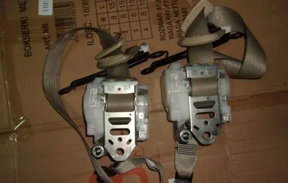 Lexus IS 220D-250-350 Seat belt trim 